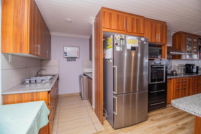 9 Bedroom Property for Sale in Outeniqua Strand Western Cape
